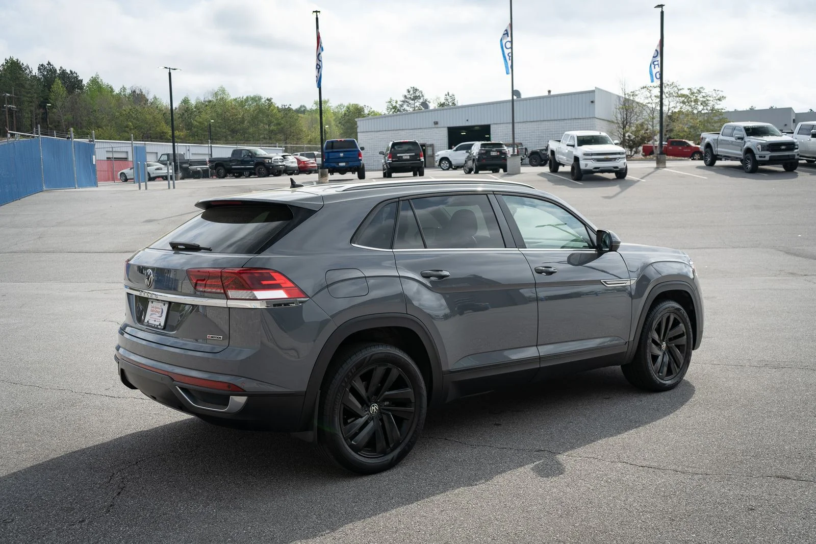 Used 2022  Volkswagen 2.0T SE w/Technology image 10
