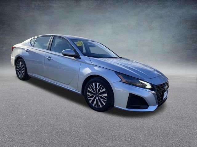 Used 2023 Brilliant Silver Metallic Nissan 2.5 SV image 4
