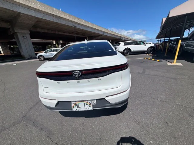 Used 2023 White Toyota XLE image 7