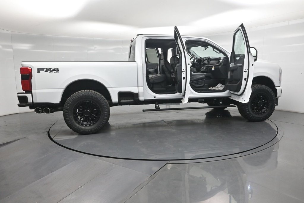 New 2026 Oxford White Ford Lariat image 4