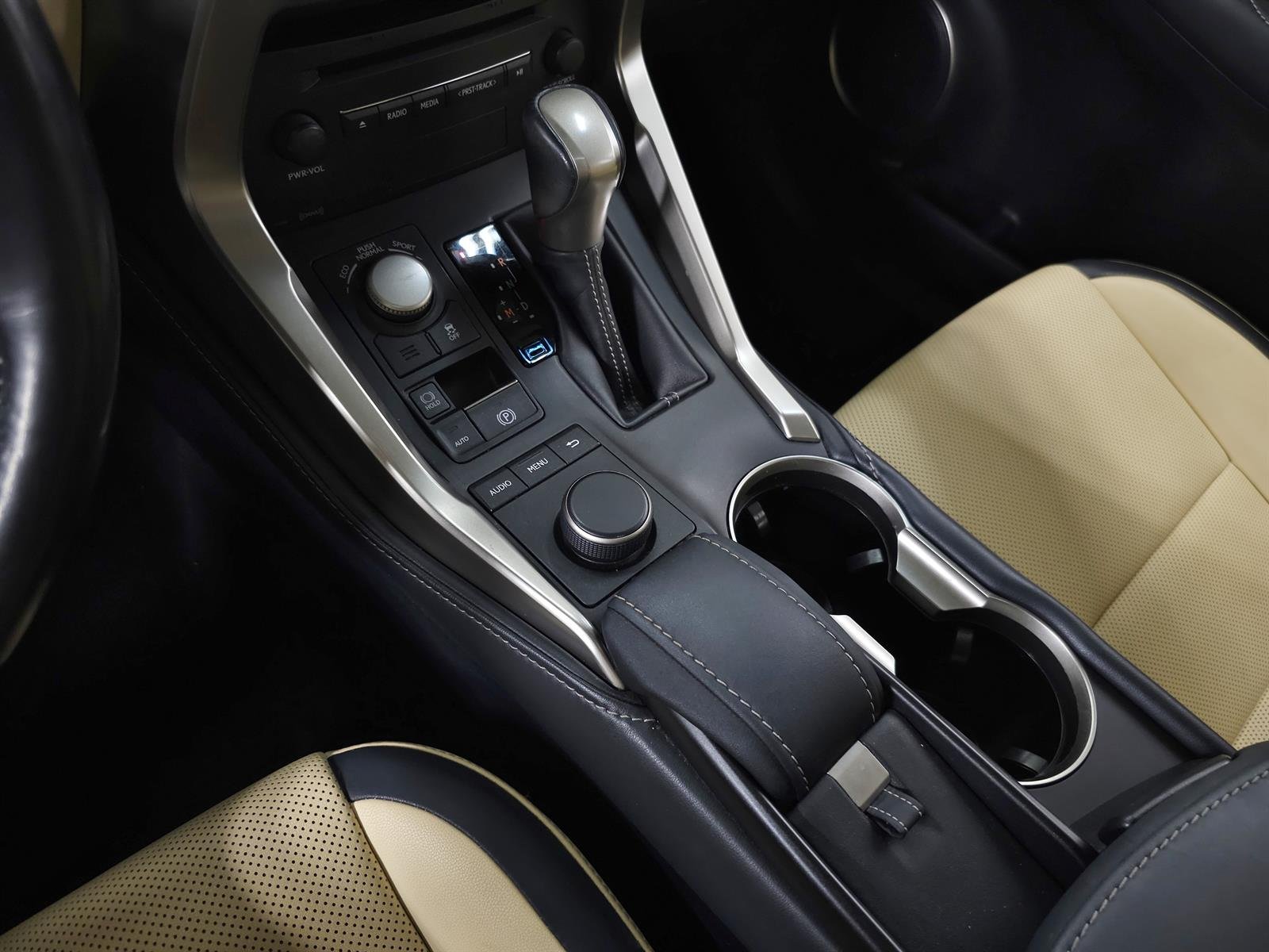 Used 2016 White Lexus PREMIUM image 26