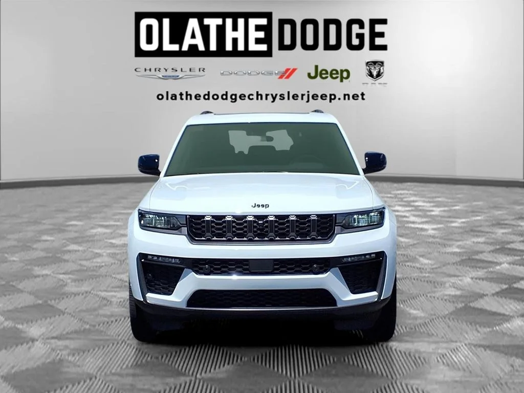 New 2026 Bright White Clear-Coat Exterior Paint Jeep  image 30
