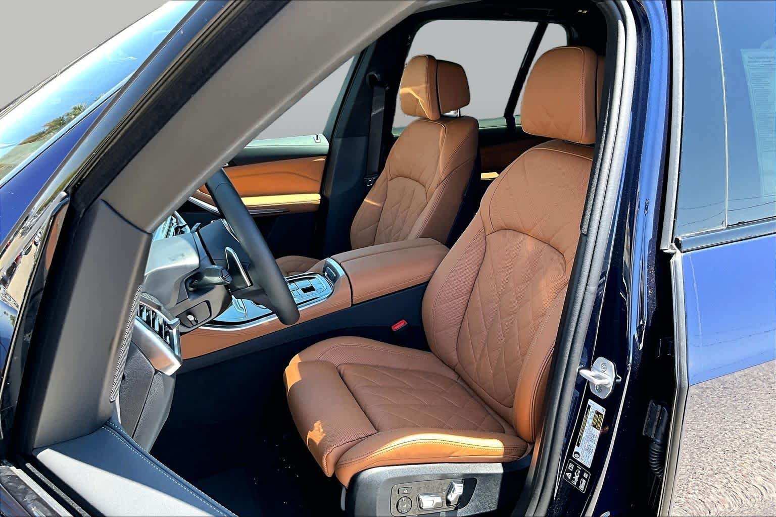 New 2026 Tanzanite Blue II Metallic BMW xDrive40i image 9