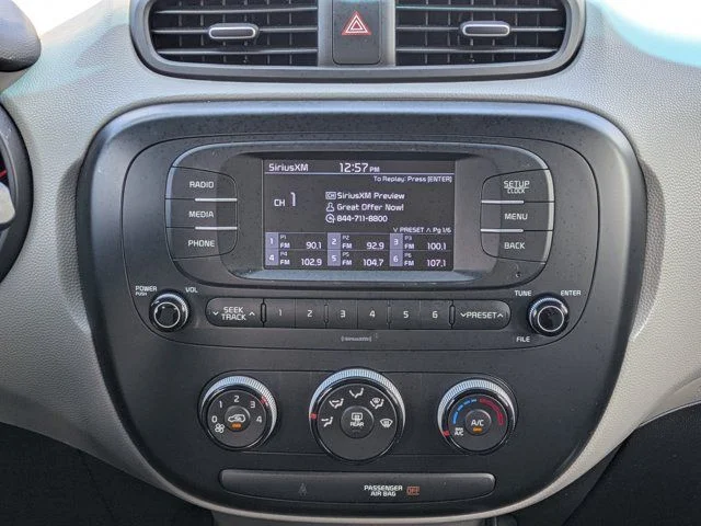 Used 2018 Clear White Kia Base image 17