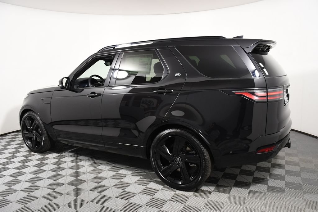 Certified Used 2025 Santorini Black Metallic Land Rover Dynamic SE image 3