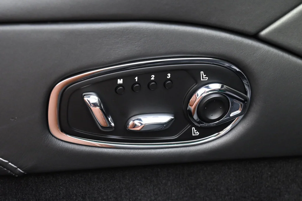 Used 2023 Green Aston Martin NA image 17