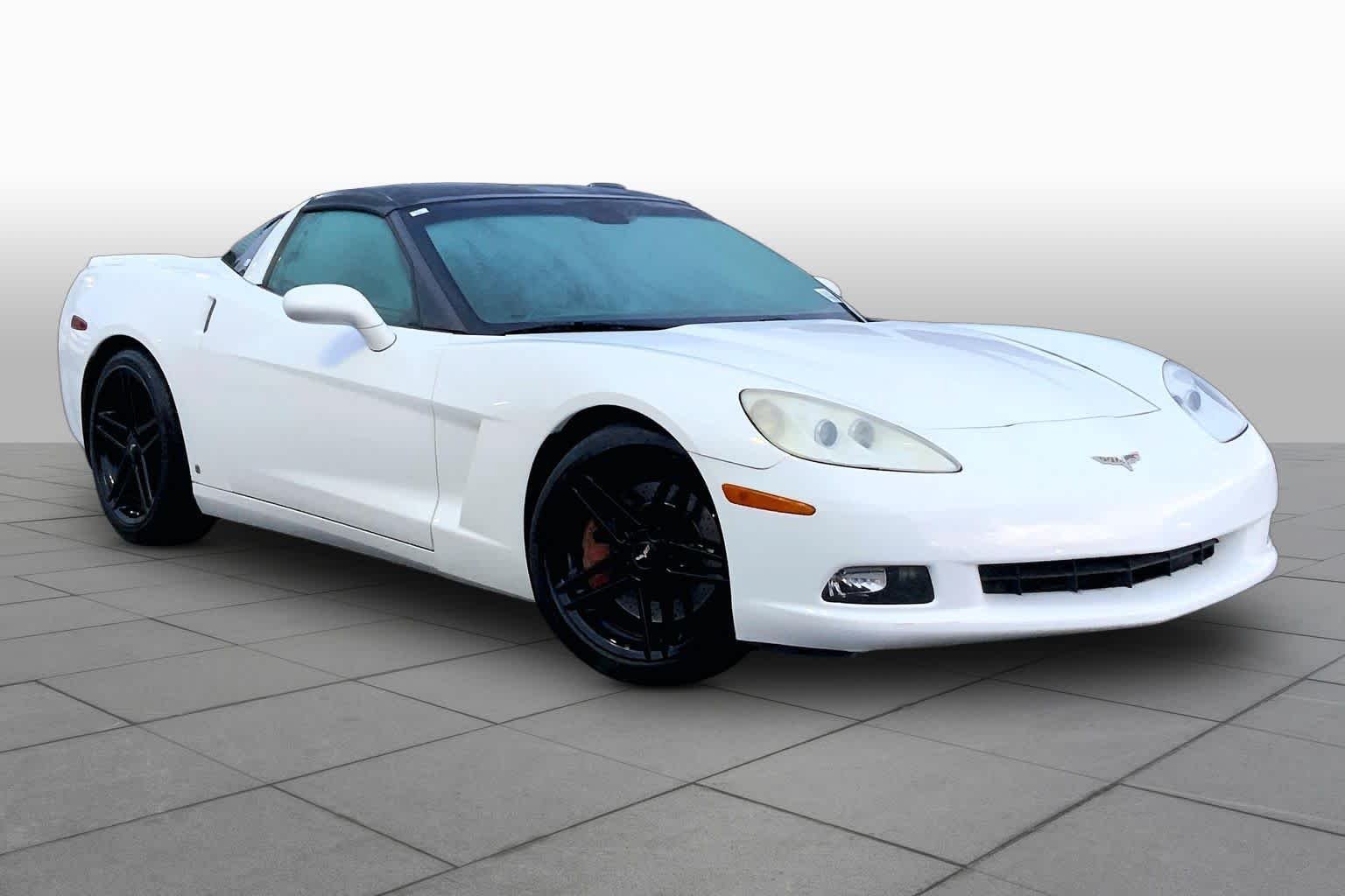Used 2006 Arctic White Chevrolet  image 2