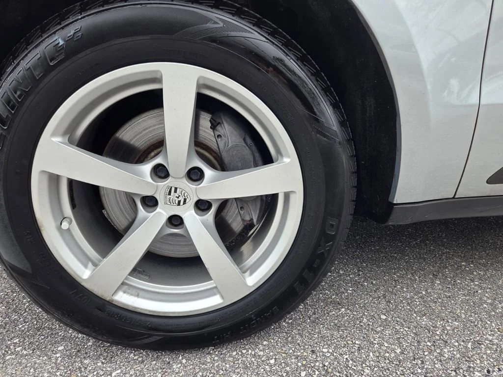 Used 2018 Silver Porsche  image 10