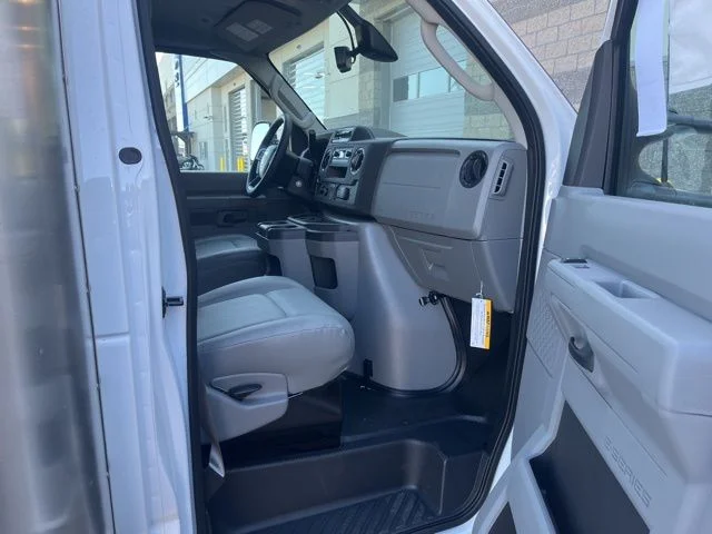 New 2026 Oxford White Ford Base image 11