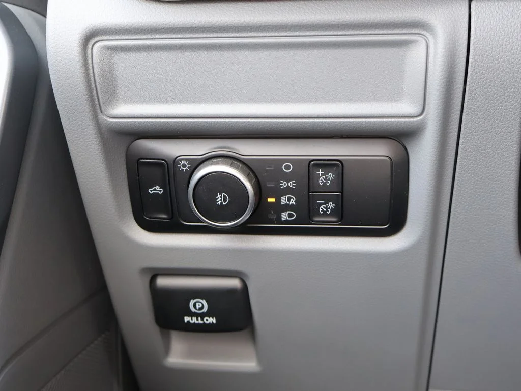 Used 2024 Silver Ford XLT image 32