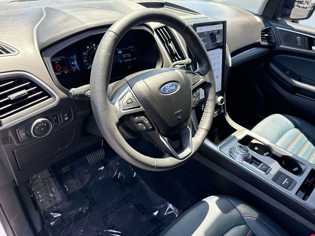 Used 2022 Oxford White Ford SEL image 29