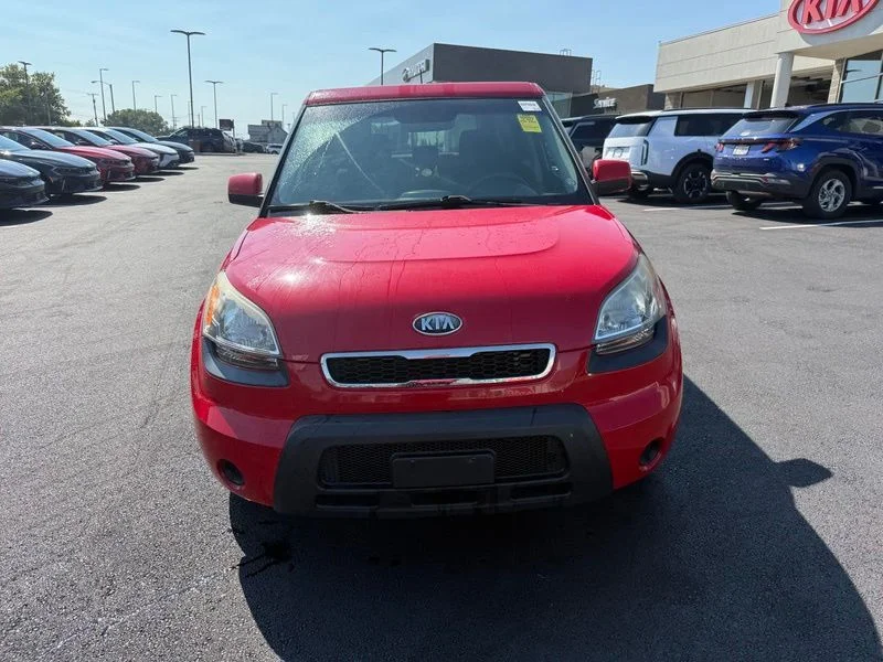 Used 2011 Red Kia Plus image 2