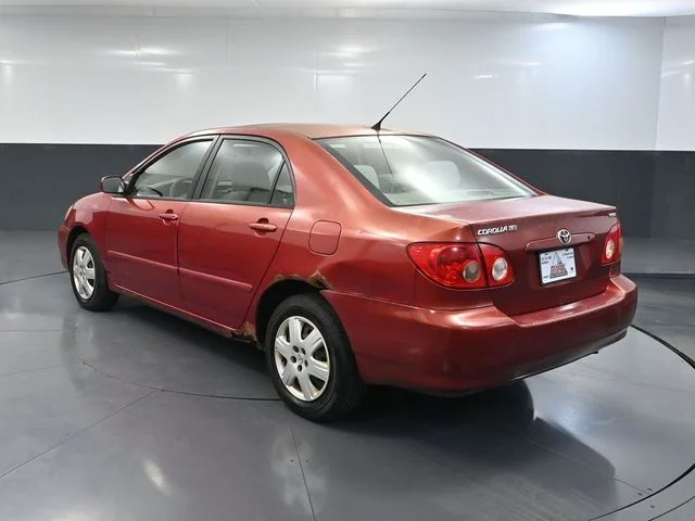 Used 2005 Red Toyota LE image 6