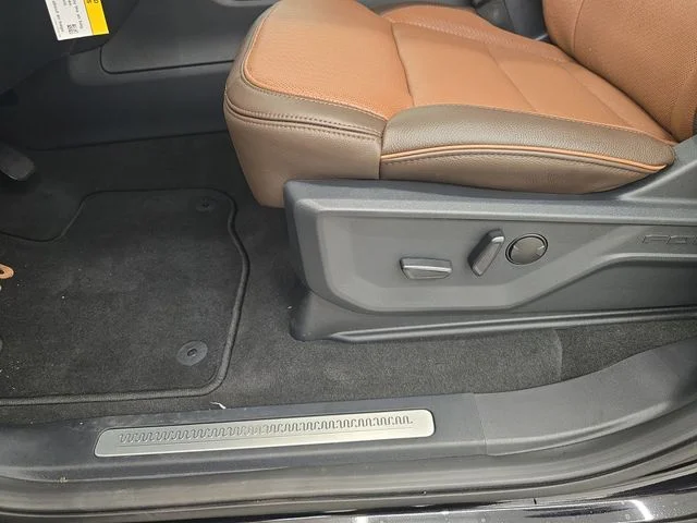 New 2027 Agate Black Metallic Ford King Ranch® image 44