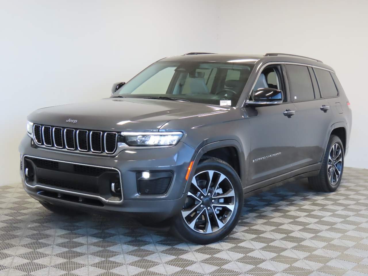 2022 Jeep Grand Cherokee L Overland 4x4's photo