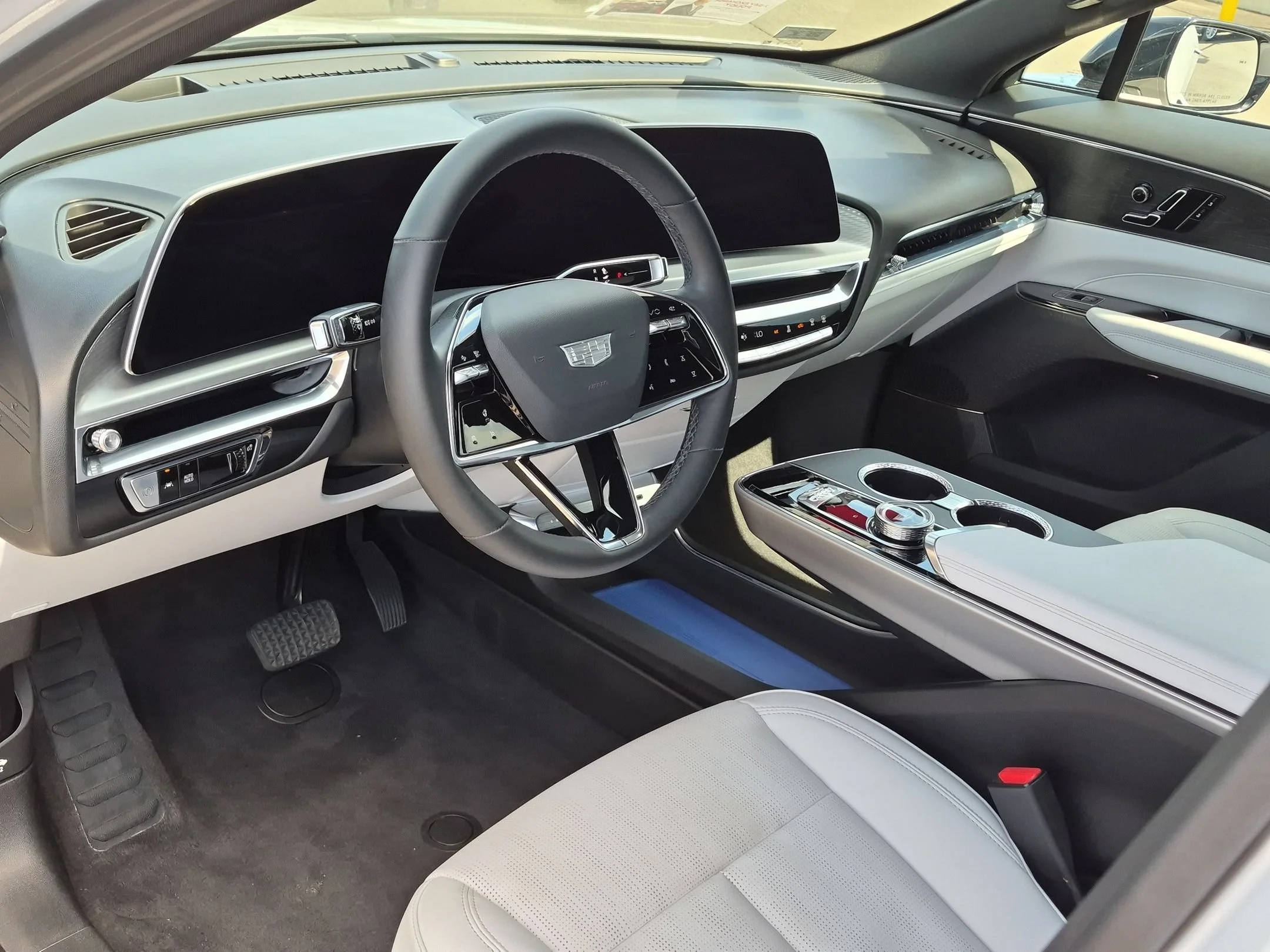 Used 2024 Crystal White Tricoat Cadillac Sport image 9
