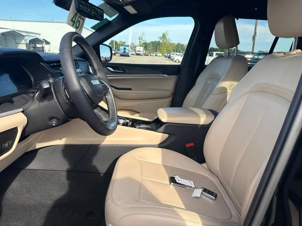 Used 2023 Black Jeep Limited image 12