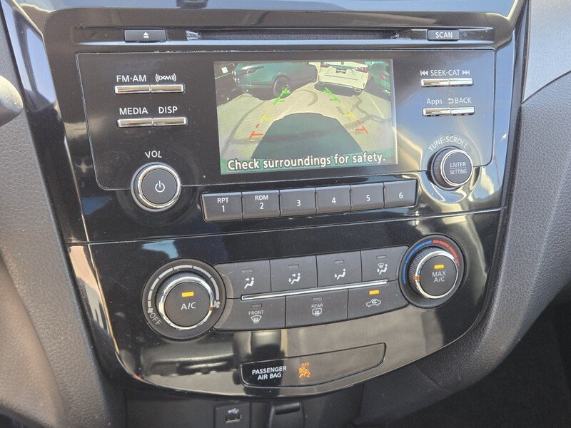 Used 2016 White Nissan S image 22