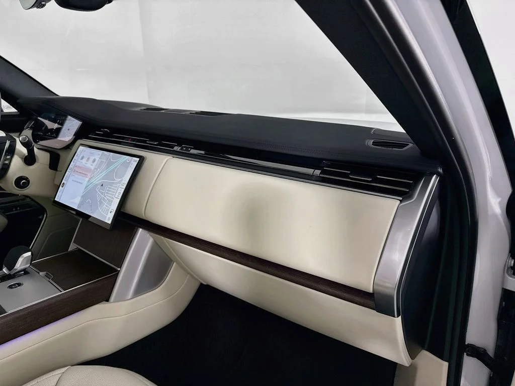 New 2026 Fuji White Land Rover SE image 31