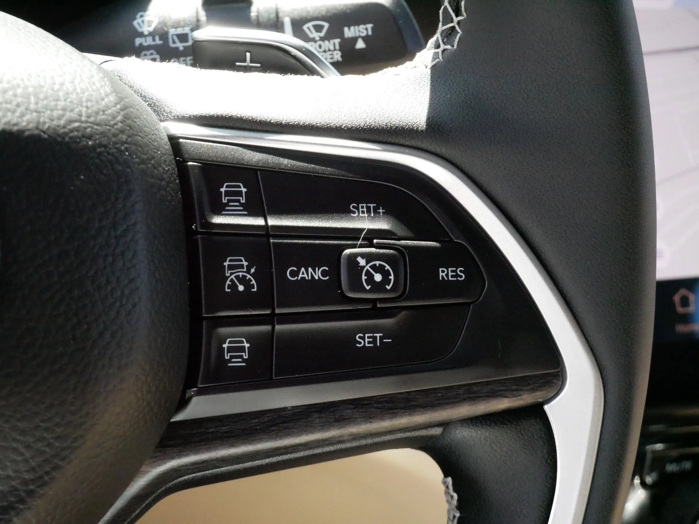 Used 2025 Bright White Clearcoat Jeep Limited image 25