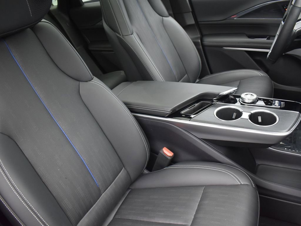 2024 CADILLAC LYRIQ - Image 33