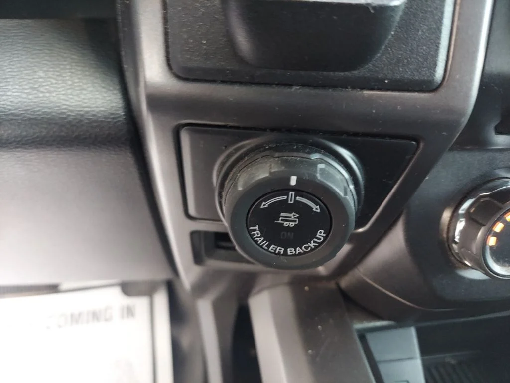 Used 2017 Oxford White Ford XLT image 21