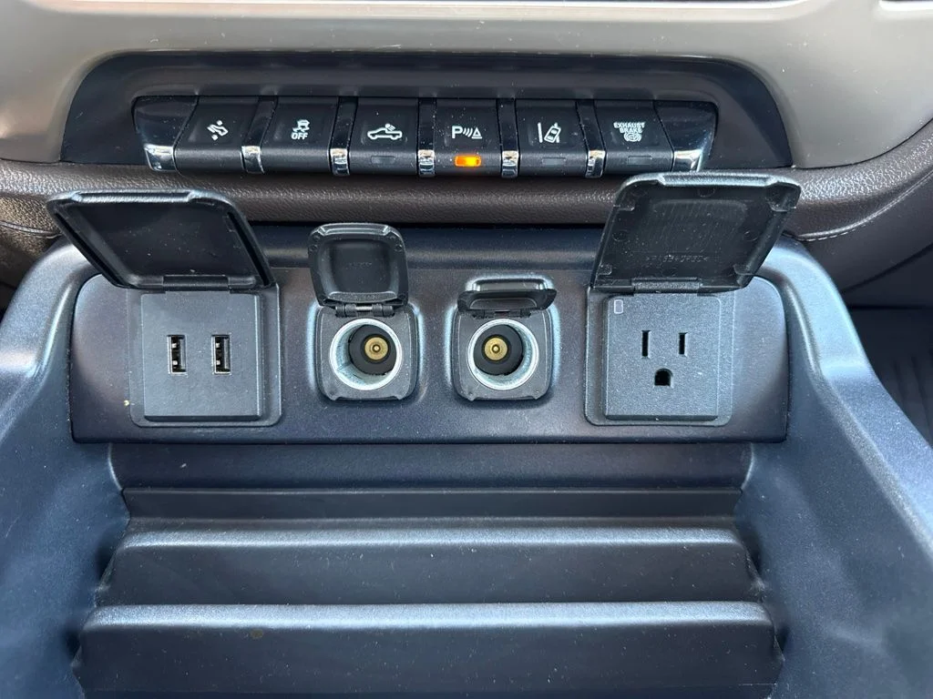 Used 2016 Iridium Metallic GMC Denali image 19