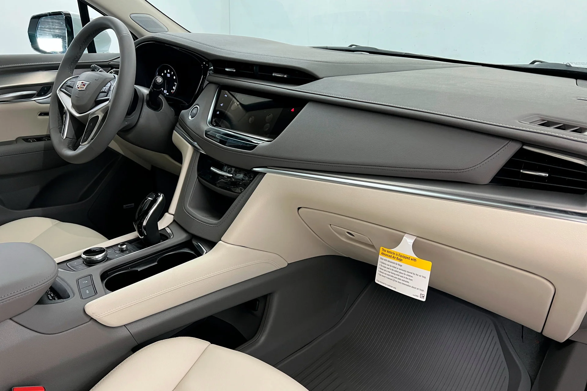 New 2026 Crystal White Tricoat Cadillac Premium Luxury image 24