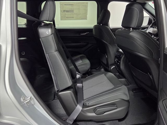 New 2026 Silver Zynith Exterior Paint Jeep Laredo X image 16