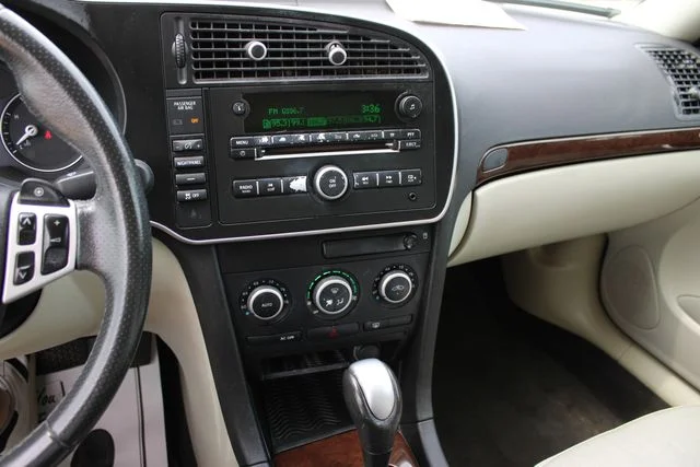 Used 2011 Black Saab Turbo4 image 12