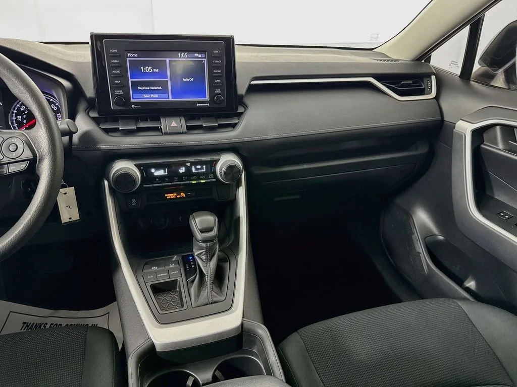 Used 2020 White Toyota LE image 27
