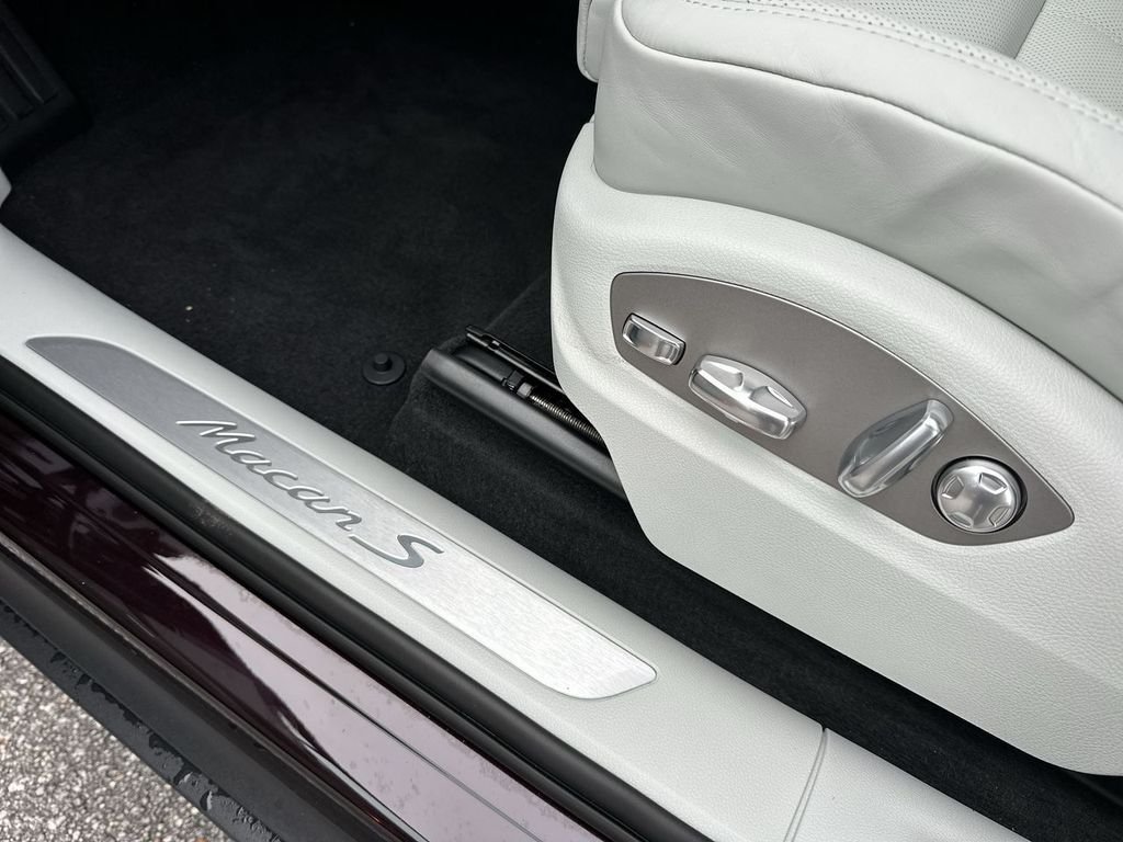 Used 2026  Porsche S image 8