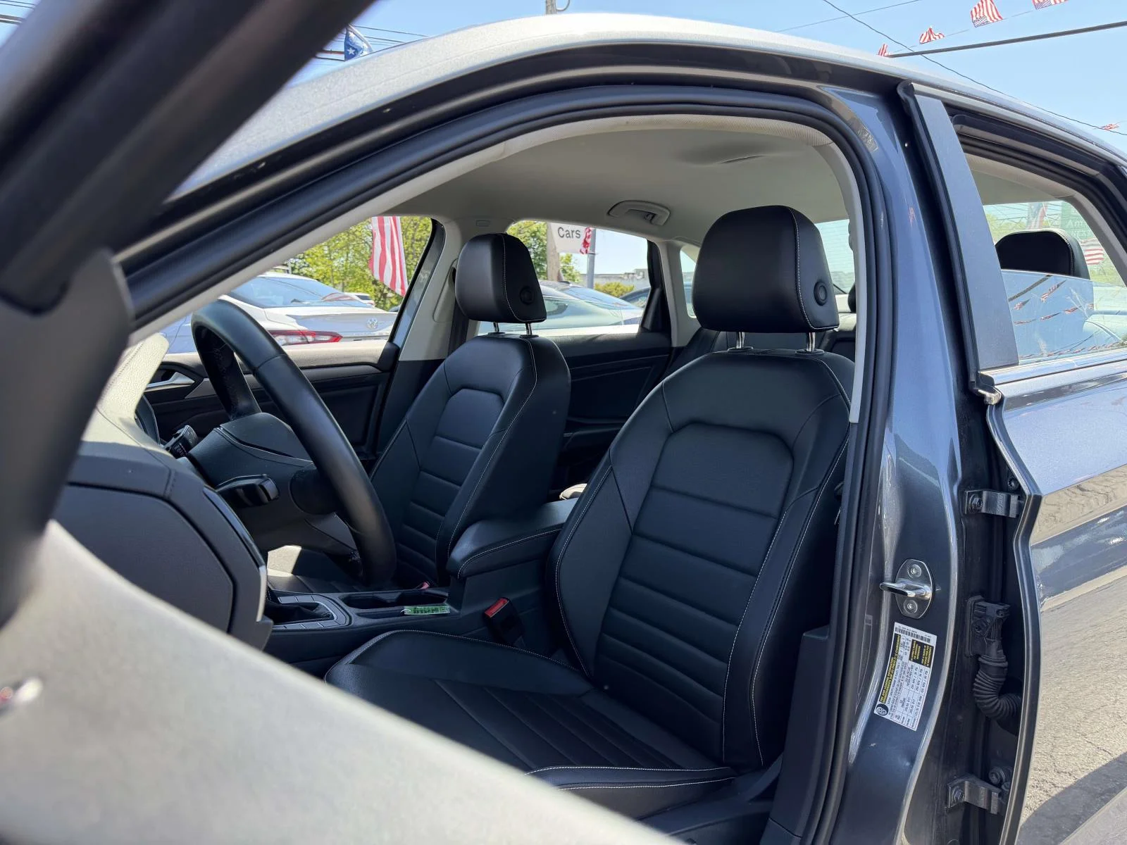 2024 Volkswagen Jetta SE - Photo 19