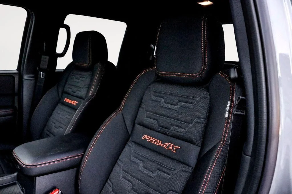 2025 Nissan Frontier PRO-4X - Photo 8