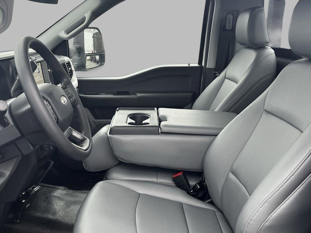 2025 Ford F-550 Super Duty Chassis Cab XL - Photo 22