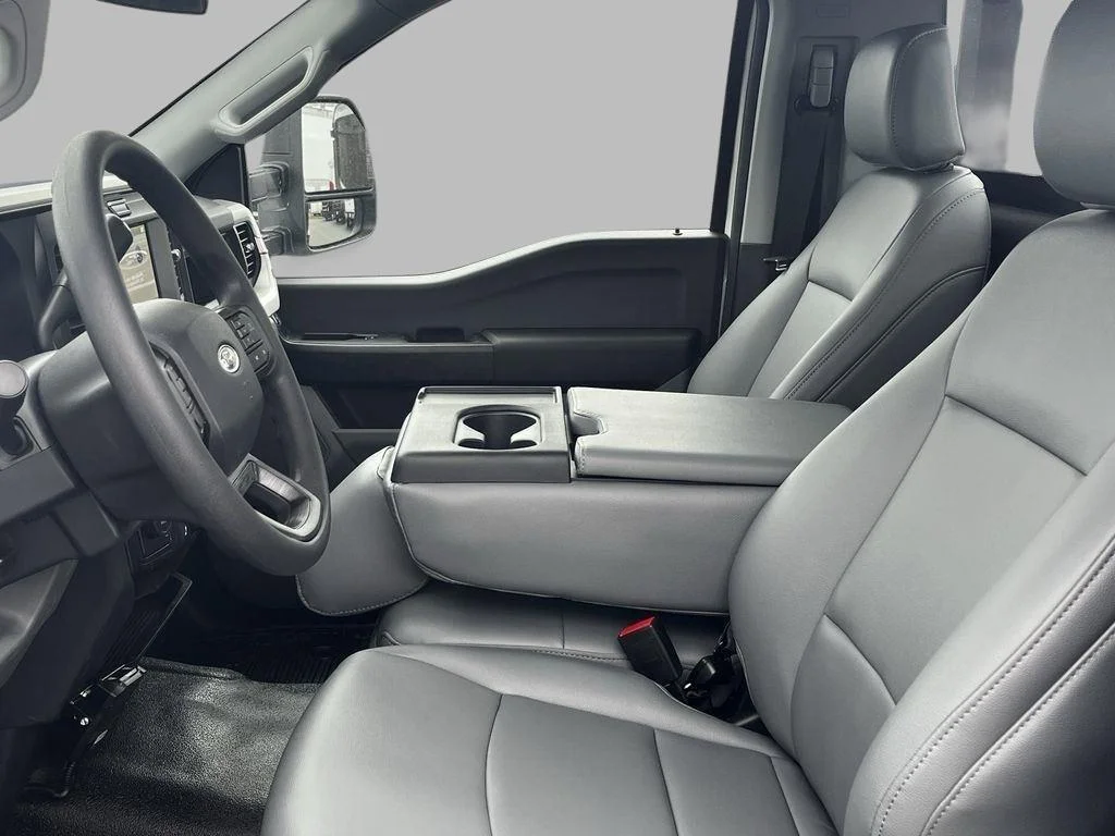 2025 Ford F-550 Super Duty Chassis Cab XL - Photo 22
