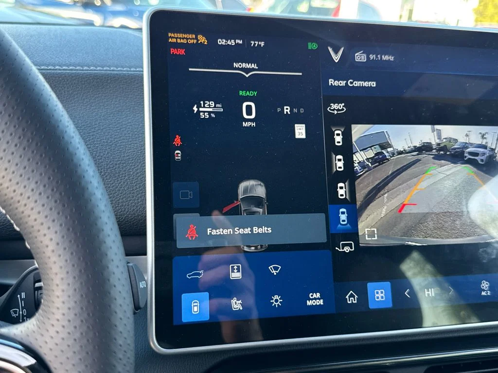 2025 VinFast VF 8 Plus - Photo 32