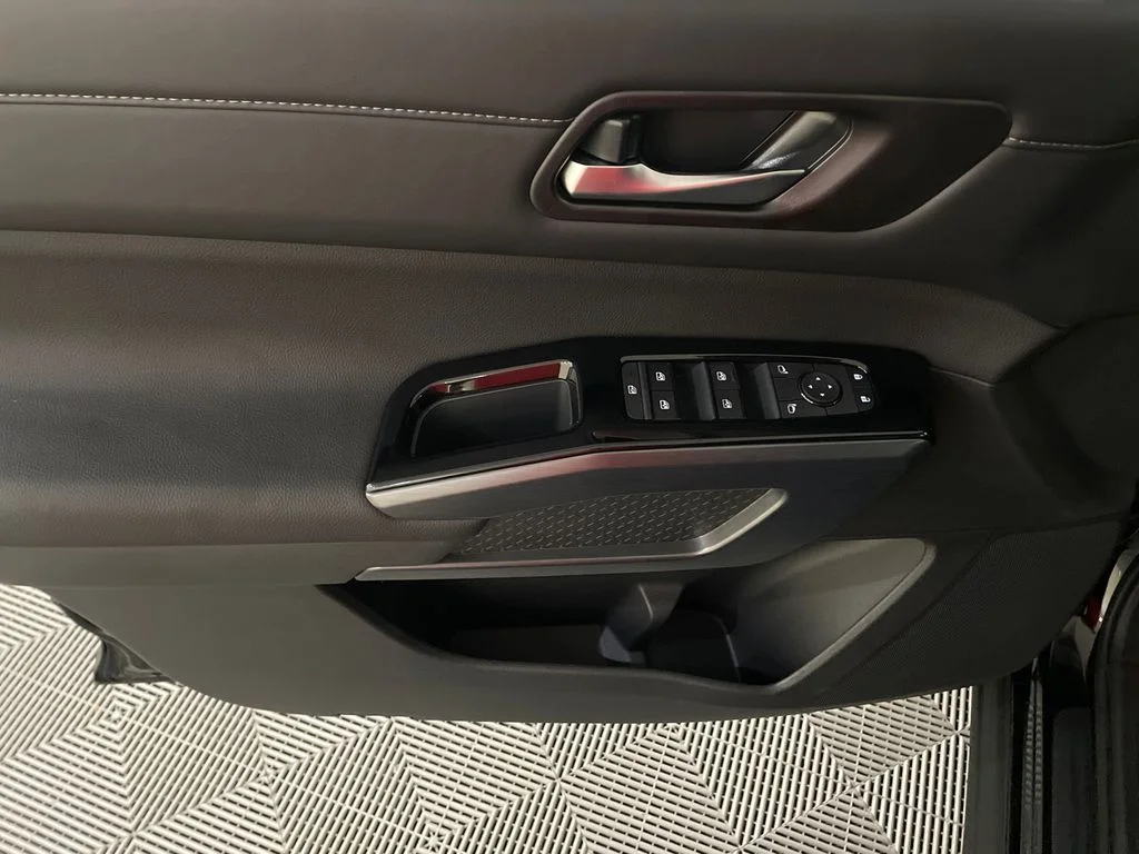 New 2026 Super Black Nissan SL image 11