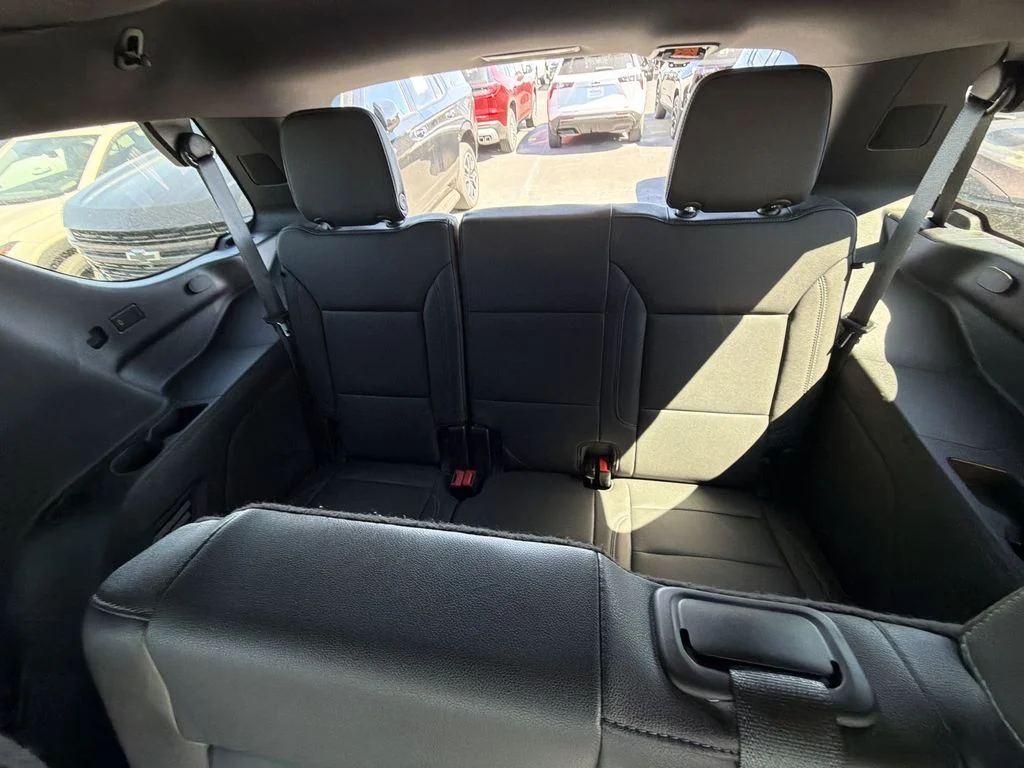 Used 2024 Black Chevrolet Z71 image 30