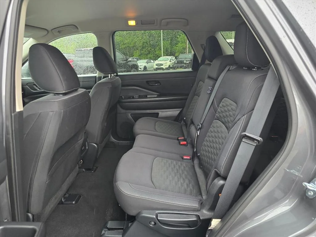 Used 2024 Gray Nissan SV image 12