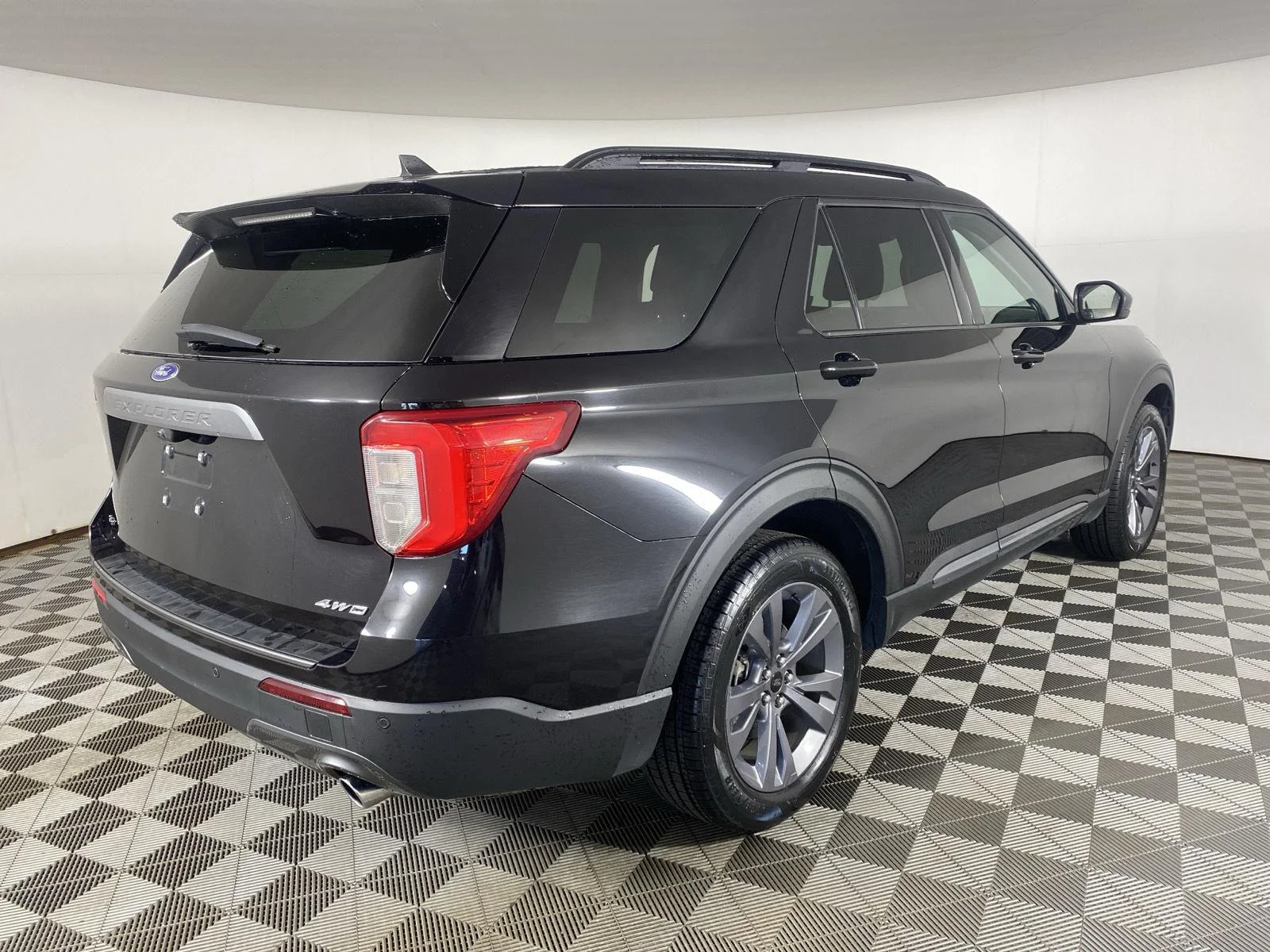 Used 2023 Agate Black Ford XLT image 7