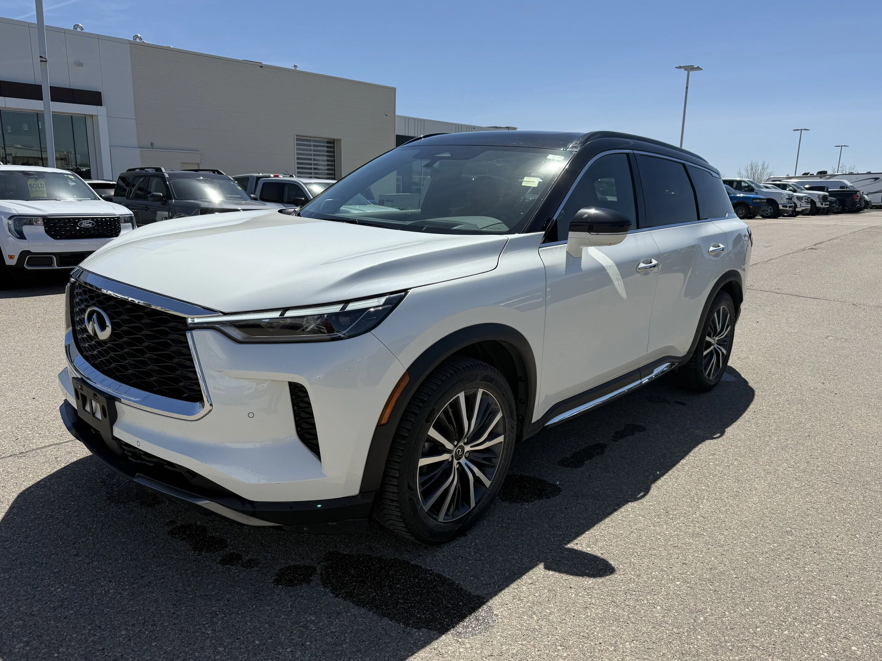 Used 2024 WHITE INFINITI AUTOGRAPH AWD **New Arrival** image 1