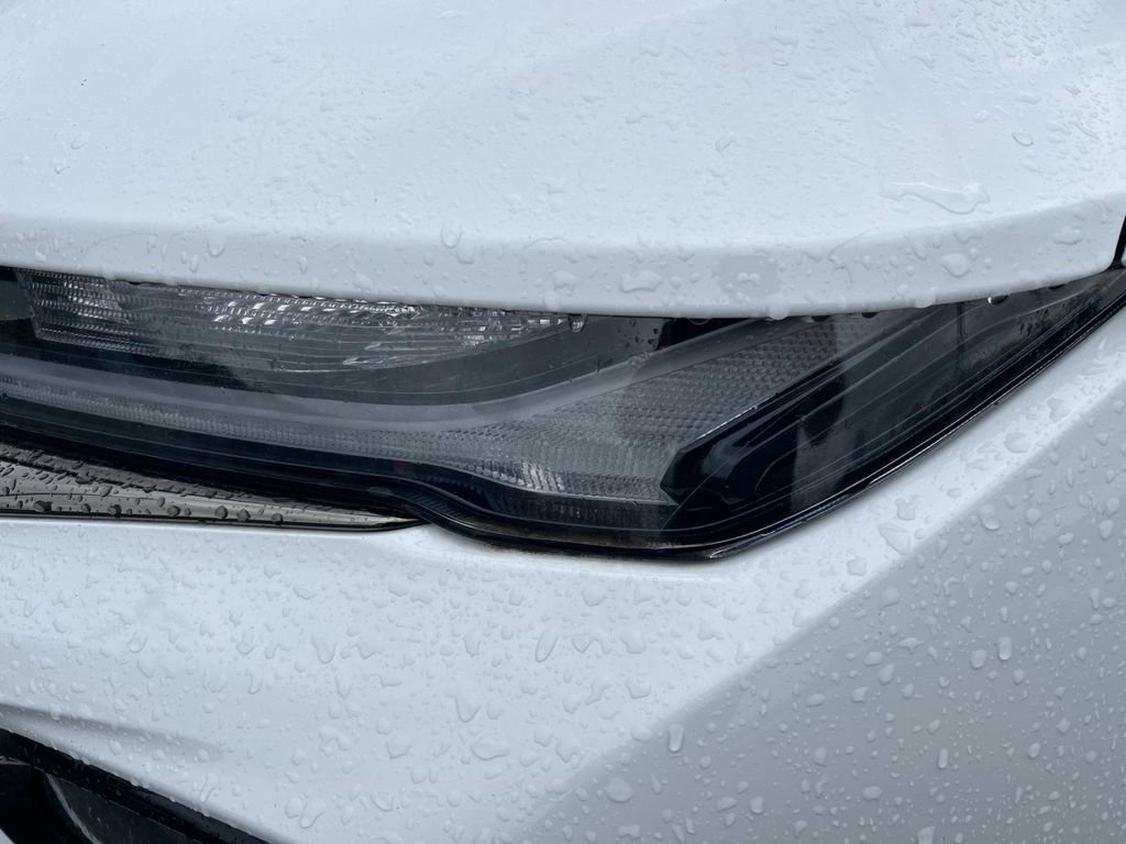 Used 2021 SUMMIT WHITE Chevrolet RS image 10