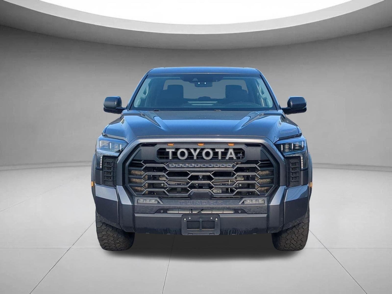 Used 2023  TOYOTA  image 8