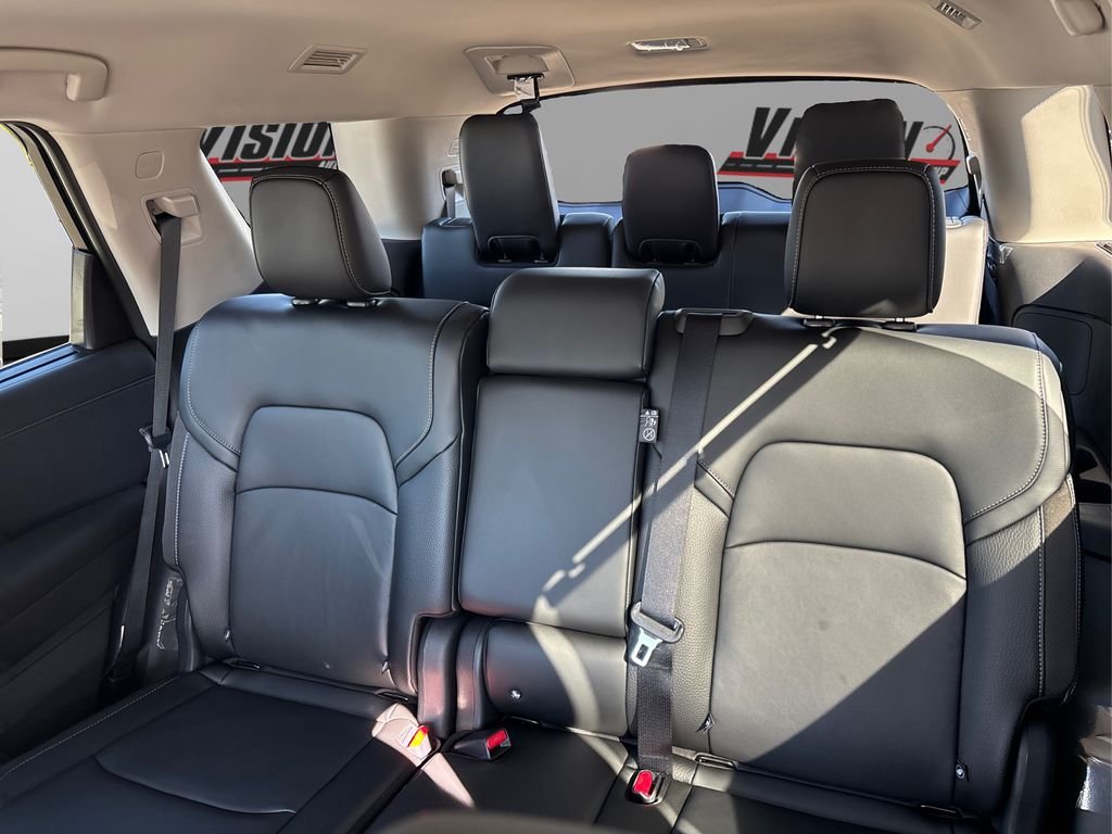 2025 Nissan Pathfinder SL - Photo 15