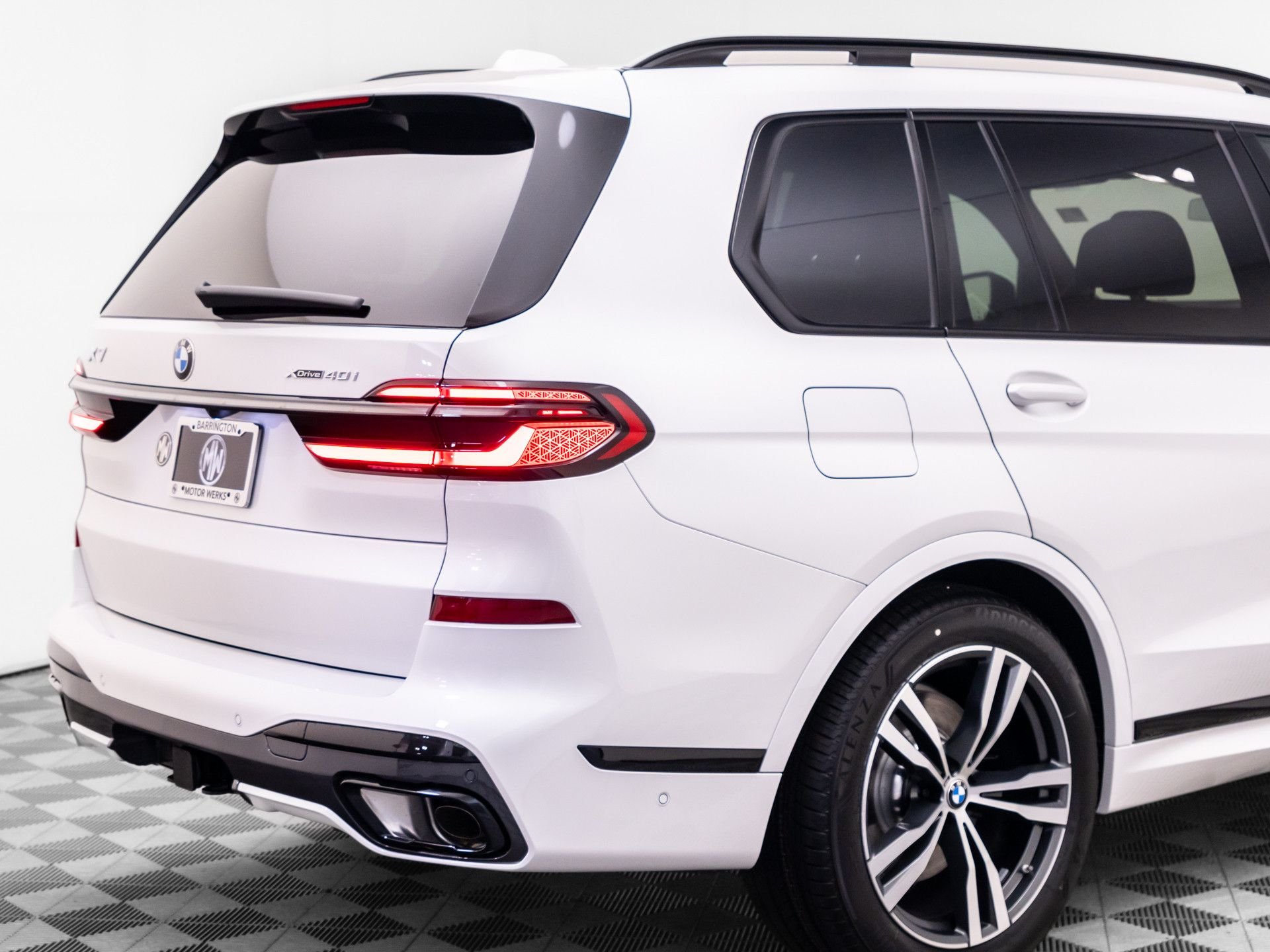 New 2027 Mineral White Metallic BMW xDrive40i image 42