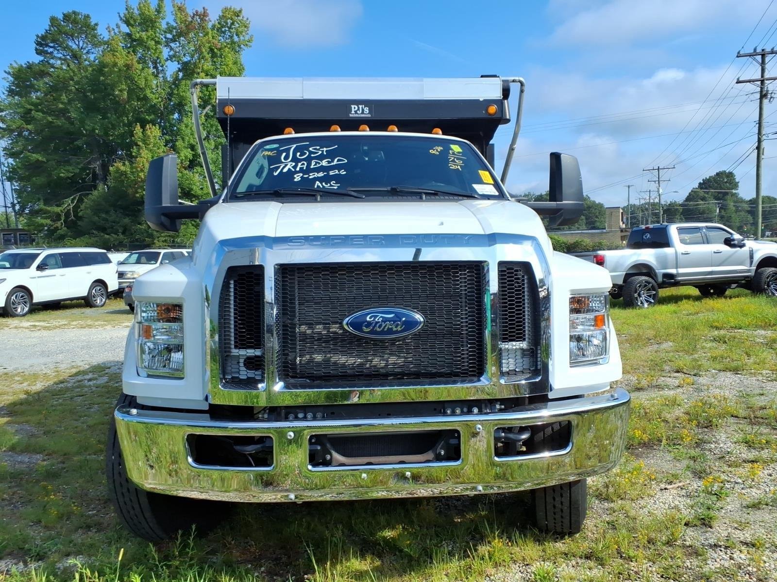 Used 2024 White FORD MEDIUM TRUCK  image 2