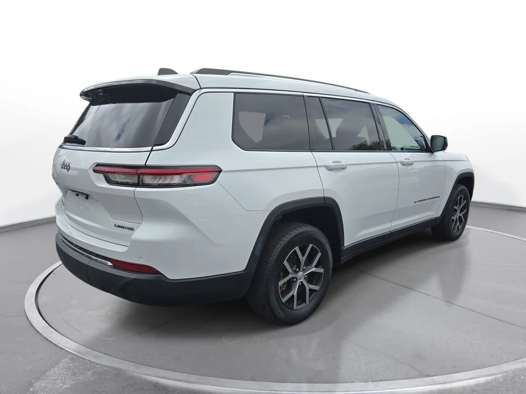 Used 2023 White Jeep Limited image 5