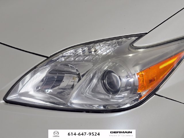Used 2012 White Toyota Three image 14