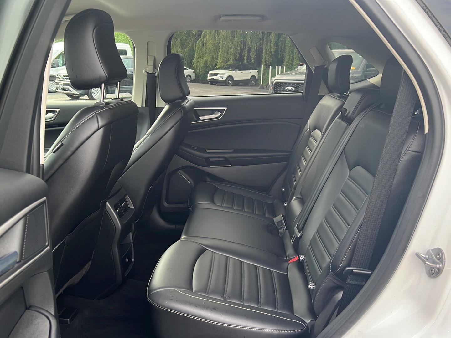 Used 2023 Oxford White Ford SEL image 31